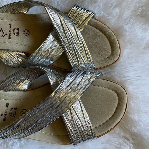 Patrizia by Spring Step Sandals Wedge NEW Silver Slip On Women’s Size 40 US 9 - Picture 3 of 8